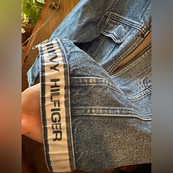 Vintage Tommy Hilfiger Logo Denim Jean Jacket - Picture 6 of 12